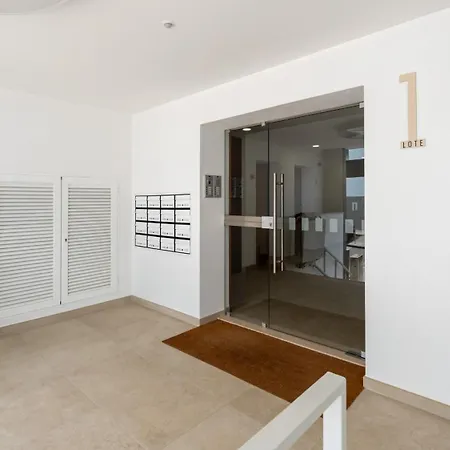 Διαμέρισμα Modern 2br W Rooftop Pool & Parking By Lovelystay Λάγος