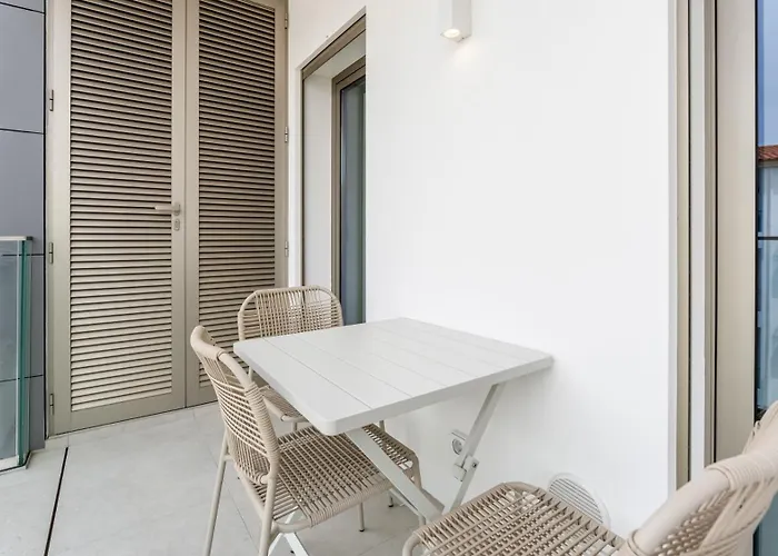 Modern 2br W Rooftop Pool & Parking By Lovelystay アパート *