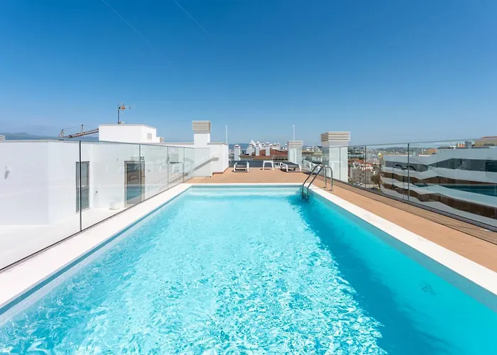 アパート Modern 2br W Rooftop Pool & Parking By Lovelystay *