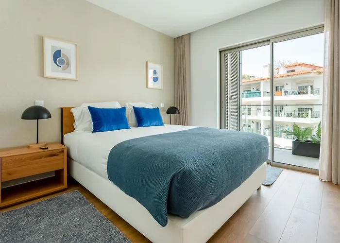 Modern 2br W Rooftop Pool & Parking By Lovelystay アパート