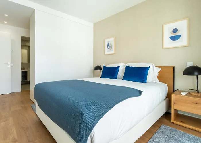 アパート Modern 2br W Rooftop Pool & Parking By Lovelystay