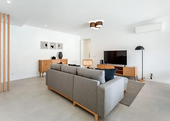 アパート Modern 2br W Rooftop Pool & Parking By Lovelystay *