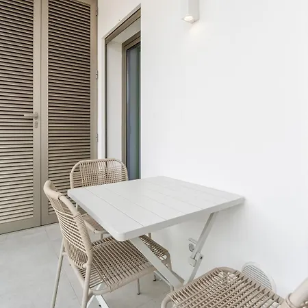 Modern 2br W Rooftop Pool & Parking By Lovelystay Apartmán *